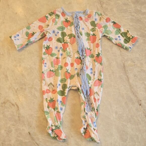 Mud Pie Strawberry Print Footies, SIZE 3-6 Months - Picture 1 of 4